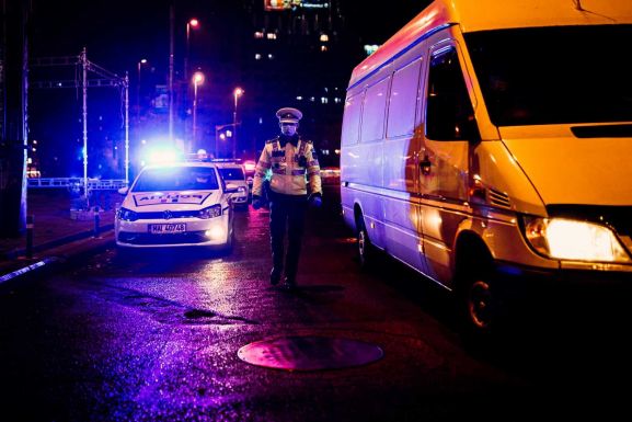 Megszúrtak egy 15 éves fiatalt Szatmárnémetiben a nyílt utcán