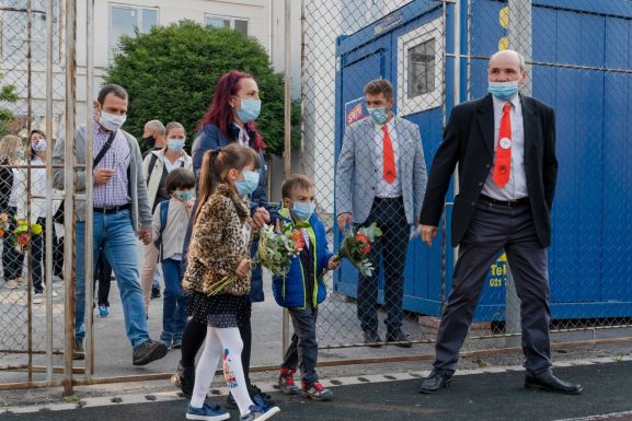 Hétfőtől a gyerek újra iskolába megy – néhány hasznos tanács a szülőknek
