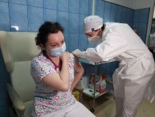 Ausztráliában és Montenegróban is elkezdődött az oltási kampány