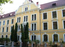 Beiskolázás szórványban: Brassó megyében egy elemi osztályt kénytelenek megszűntetni