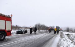 Személygépkocsi és nyerges vontató ütközött Bihar megyében: egy ember életét vesztette