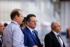 Több mint húsz nagykövetet hívott vissza az elnök, köztük egy magyart is