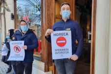 Tűrhetetlennek tartják a kiszámíthatatlanságot – tüntettek a kolozsvári vendéglátósok is (VIDEÓ)