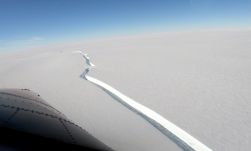 Hatalmas jéghegy szakadt le az Antarktiszról