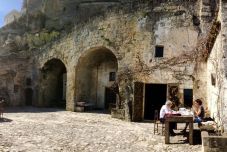 Olaszország rég feltalálta a járványbiztos hoteleket: egyre felkapottabbak az elnéptelenedett falvak