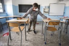 Arad megyében több mint 16 ezer diák továbbra is online tanul