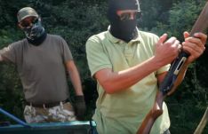 Felfüggesztett börtönbüntetésre ítélték az erdélyi álfegyverkereskedőket