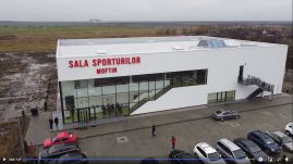 Modern sportcsarnokot szemlélt meg Cseke Attila miniszter Szatmár megyében