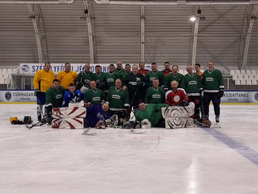 A hangulat, a csapat, a mozgás kedvéért – mindörökké jégkorong Csíkszentkirályon
