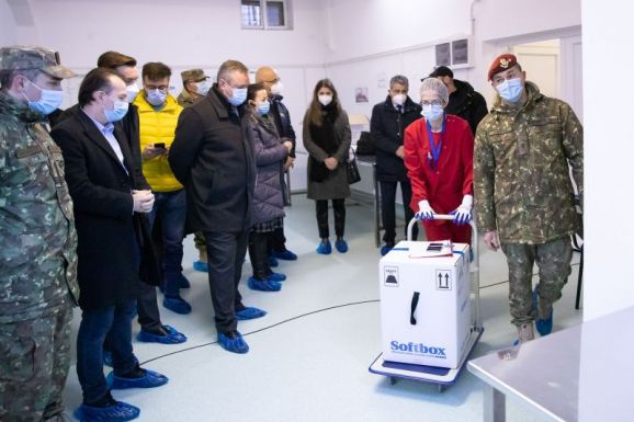 Szombaton nyilvánosan beoltatja magát a miniszterelnök