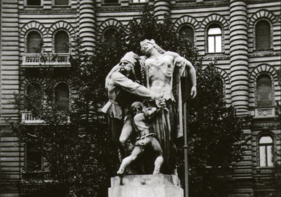 „Műkő égtájak és magyar fölény” – a budapesti Szabadság téri irredenta szoborcsoport története