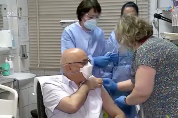 Raed Arafat beoltatta magát: „Ez egy normális gesztus”