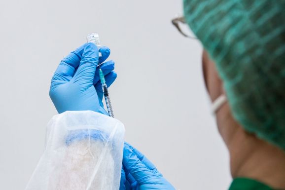 Kisokos: így működik a Romániában is használt Pfizer-BioNTech vakcina