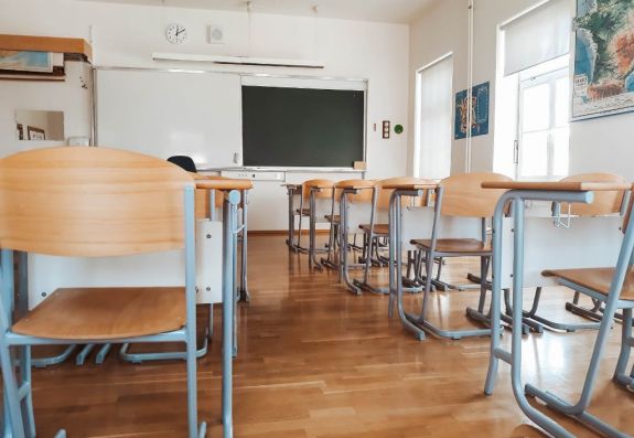 A február 8-i részleges óvoda- és iskolanyitást szorgalmazza az RMDSZ