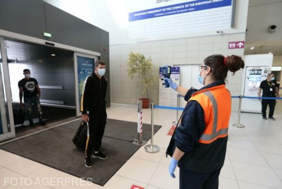 A Romániába érkező immunizált személyeknek már nem kell karanténba vonulniuk