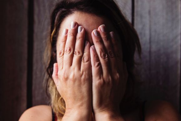 Senki sem hibás árucikk – meg lehet szabadulni a szégyenérzettől