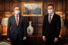 Állandó EBESZ-missziót kért Kárpátaljára Szijjártó Péter