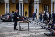 Az olasz kormányfő kedden benyújtja a lemondását