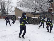 Hógolyózzatok, ne menjetek a jégre! – figyelmeztetnek a tűzoltók