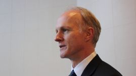 Kiderült, hogy soron kívül oltatta be magát, lemondott a kanadai nyugdíjalap-igazgató 