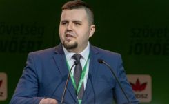 Független képviselőként marad a parlament tagja az RMDSZ-ből kizárt Apjok Norbert