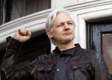 Brit bíróság: Julian Assange nem adható ki az Egyesült Államoknak
