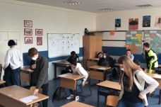 Az utolsó pillanatban módosította a miniszter a középiskolai osztályok maximális diáklétszámát