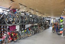 Egymillió kerékpárt gyártatna idén Romániában a Decathlon