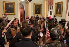 Elszabadultak az indulatok: Trump hívei megostromolták Washingtonban a Capitoliumot