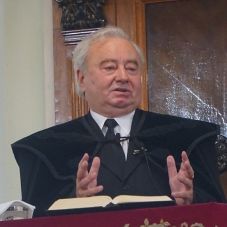 A védőoltás felvételére biztatja híveit Csűry István református püspök