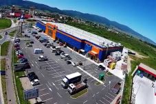 Zsebre vágják a multik a román gazdaságot