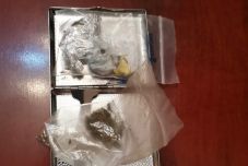 Magas kockázatú kábítószerrel kereskedő fiatalembert vettek őrizetbe Háromszéken