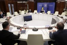 A kormány és a megyei tanácsok a helyi büdzsék kidolgozásáról tanácskoztak