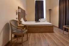 Több mint felével csökkent a vendégek és a vendégéjszakák száma november végéig