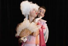 A János vitézt mutatja be a Nagyvárad Táncegyüttes