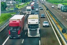 Négy hónapig nem pihenhetett a román alkalmazásban álló kamionsöfőr