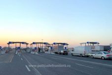 Kilométeres kamionsorok alakultak ki a román-magyar határátkelőknél