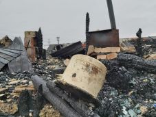 Keresik a megoldást a csíksomlyói romatelep tűzkárosultjainak helyzetére