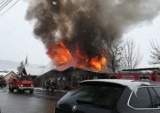 Hatalmas lángok csaptak fel egy Korond központjában található házban