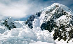 A legmagasabb fokozatú lavinaveszélyre figyelmeztetnek a Fogarasi-havasokban