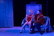 Online látható a nagyváradi színház Lila ákác című előadása