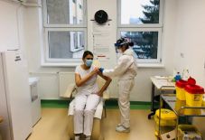 Oltási kampány: 31 megyében három hétre előre foglalt minden időpont