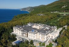 Navalnij szerint Putyin egy „kis királyságot” építtetett magának – videó is készült a palotáról