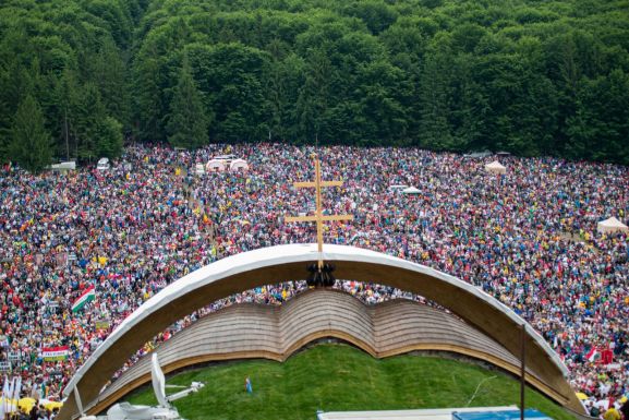 Ezeknek a szabályoknak a betartásával vehetünk részt az idei csíksomlyói búcsún