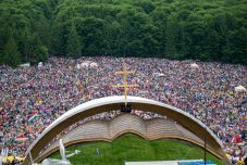 Ezeknek a szabályoknak a betartásával vehetünk részt az idei csíksomlyói búcsún