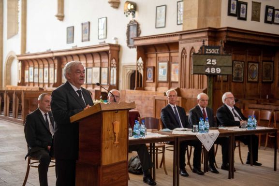 Kató Béla: négyszáz templom és egyházi épület újul meg magyarországi támogatással