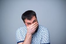 A pornófüggőség nem hasonlítható az alkoholizmushoz vagy drogfüggőséghez