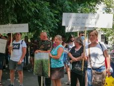 Meghallgatták a gazdákat, majd megszavazták, hogy elvegyék földjeiket