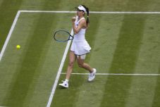Wimbledon: 3. fordulóba jutott az Azarenkát legyőző Sorana Cirstea