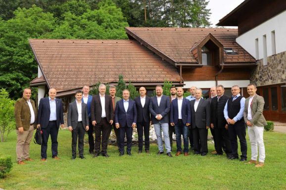 Villámlátogatást tett Maros megyében a magyar agrárminiszter